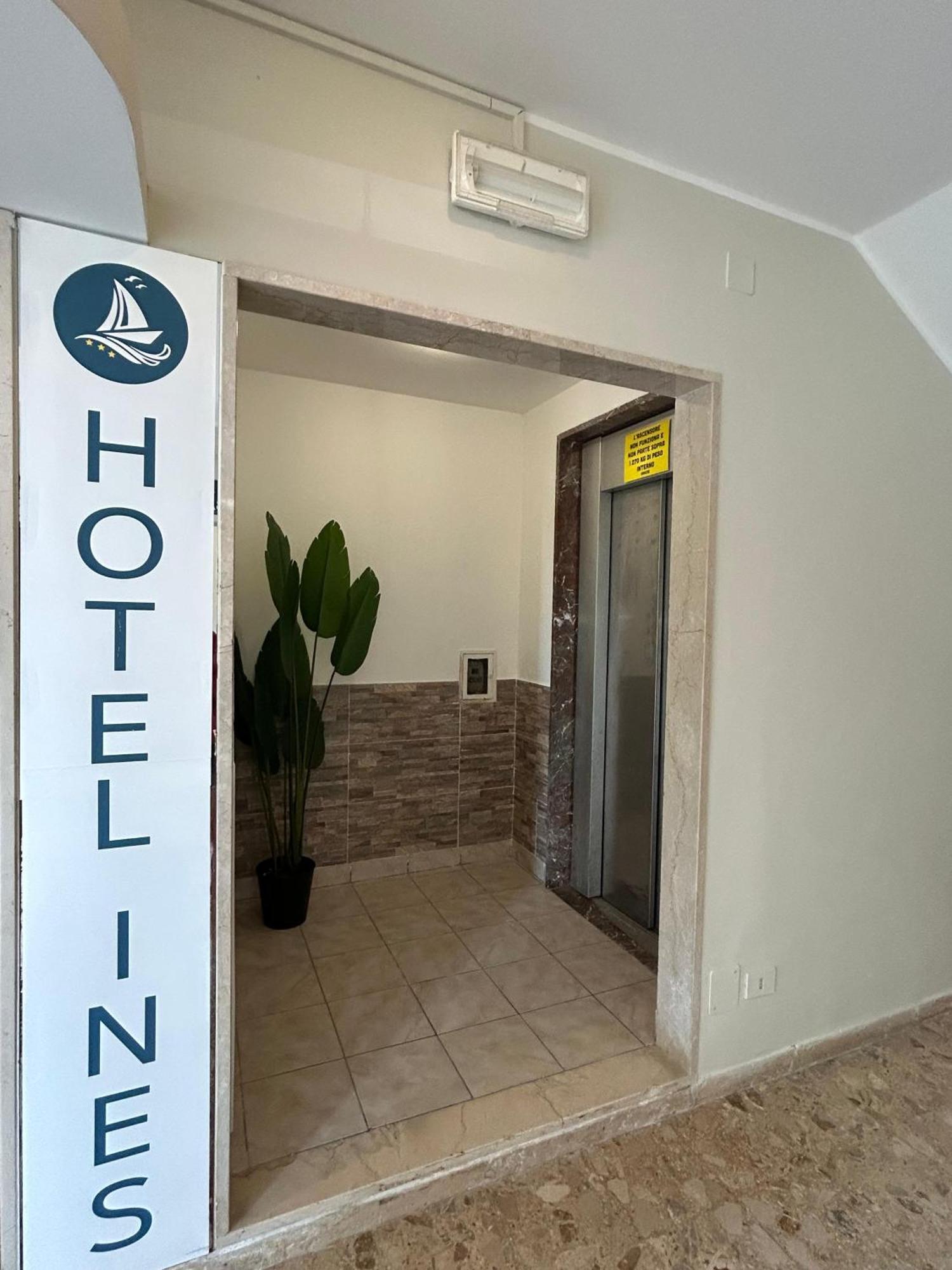 Hotel Ines 체제나티코 외부 사진