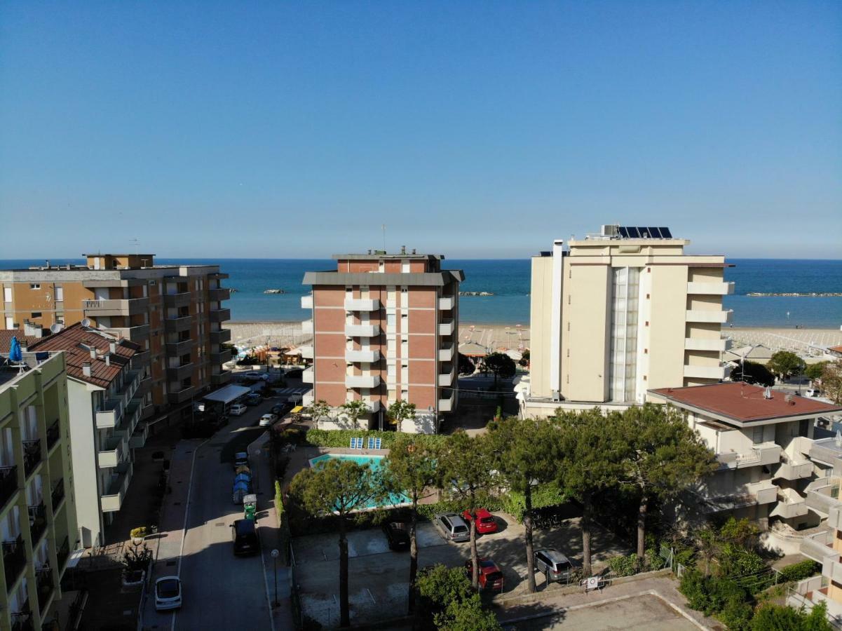 Hotel Ines 체제나티코 외부 사진